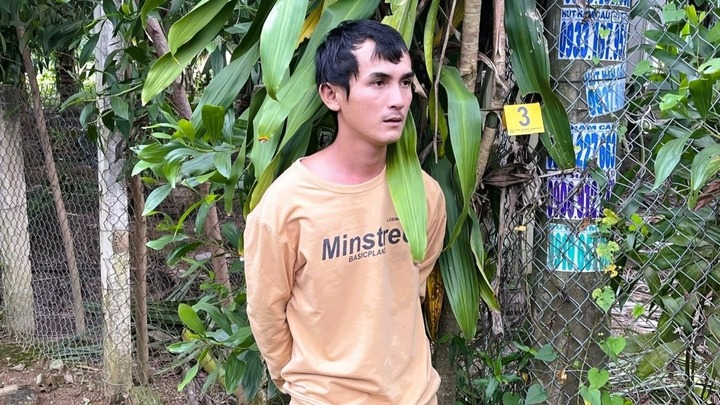 Khởi tố đối tượng giết người vì bị nhắc tự ý lấy nước uống ở sân bóng chuyền