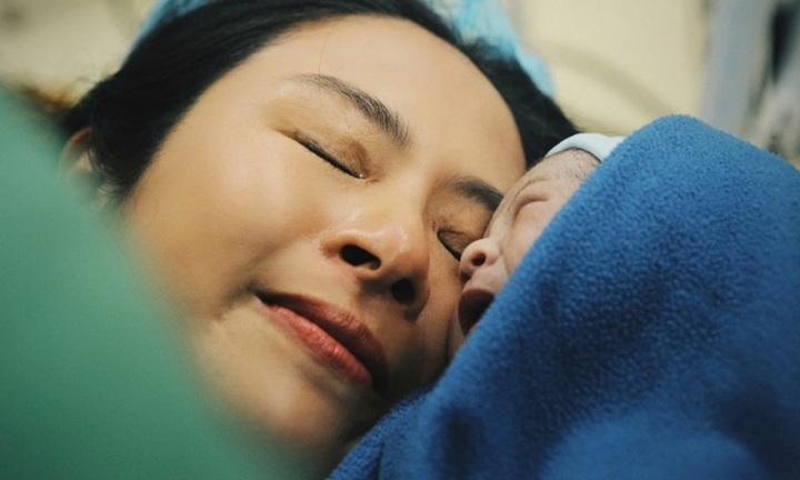 Hoa hậu Ngọc Hân sinh con đầu lòng 