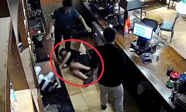 Vụ đánh nhân viên quán cà phê ở Hà Nội: Con trai chủ quán nói gì?
