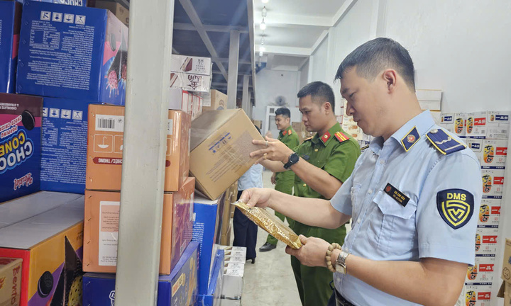 QLTT Hà Nội: Tạm giữ 600 chiếc bánh trung thu nhập lậu tại xã An Khánh