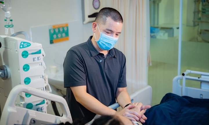 Chồng chia đôi lá gan cứu vợ: Tình yêu biến 1% cơ hội thành sự sống