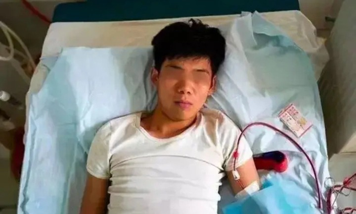 Chàng trai từng bán thận mua iPhone vào 14 năm trước giờ ra sao?