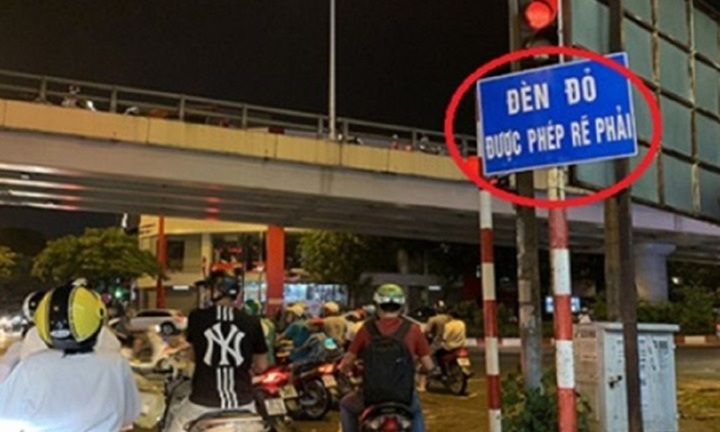 Không nhường đường cho xe máy rẽ phải, có bị xử phạt