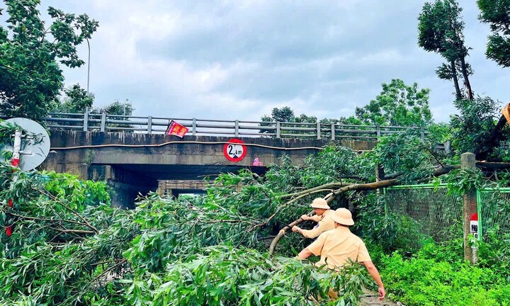 CSGT Hà Nội chủ động phương án ứng phó với cơn bão số 9