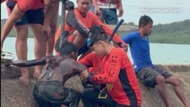 Siêu bão Ragasa: Lật thuyền ngoài khơi Philippines, 7 người thiệt mạng, mất tích