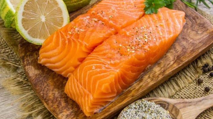 Làm thế nào để chọn cá hồi tươi ngon?