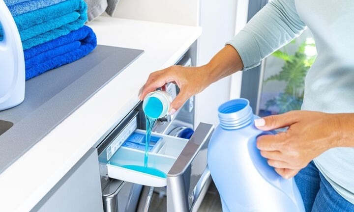Bột giặt và nước giặt, cái nào tốt hơn?