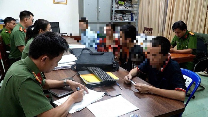 Nghe lời dụ dỗ bán thận kiếm tiền, ai ngờ bị lừa bán sang Campuchia