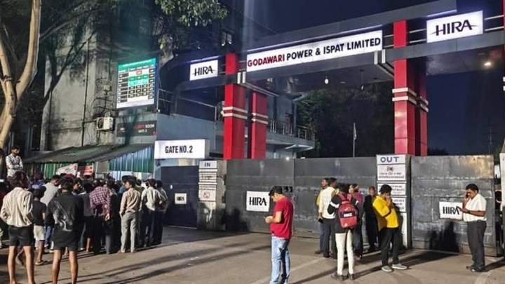 Tai nạn tại nhà máy thép ở Ấn Độ, mảng kim loại dày bất ngờ rơi xuống, 6 người tử vong