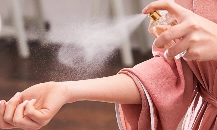 Ba vị trí xịt nước hoa không lưu hương như bạn nghĩ