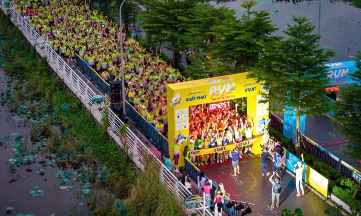 Gần 2.000 vận động viên tranh tài tại giải chạy “Run for Love” của Vietnam Airlines