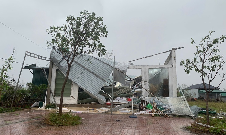 Thủ tướng yêu cầu huy động mọi lực lượng ứng phó sau bão số 10