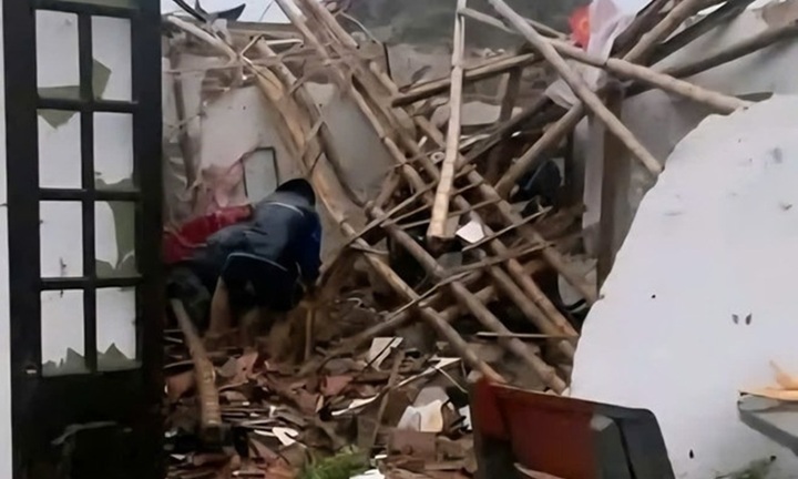 Lốc xoáy kinh hoàng ở Ninh Bình, 6 người tử vong: Hiện trường thương tâm