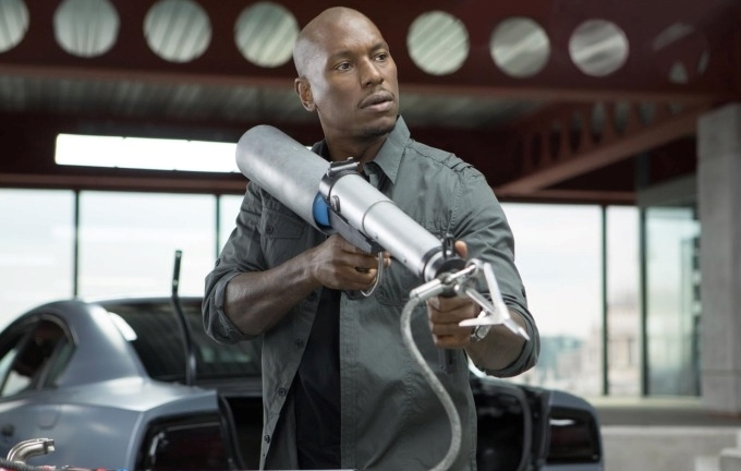 Ca sĩ kiêm diễn viên nổi tiếng Hollywood bị cảnh sát điều tra, ban hành lệnh bắt giữ