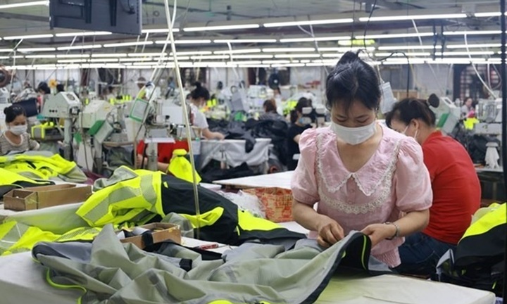 Từ năm 2026, dự kiến tăng lương tối thiểu 900.000 đồng/tháng với người lao động ở những nơi này