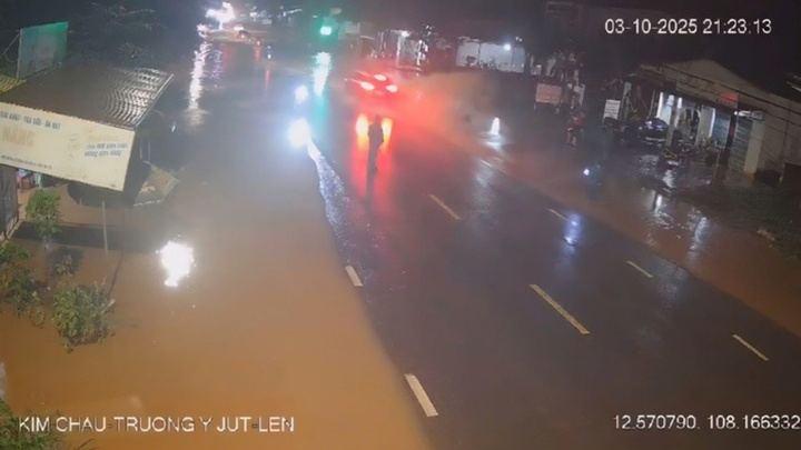 Vụ chủ tịch xã bị ô tô 7 chỗ tông tử vong ở Đắk Lắk: Danh tính nữ tài xế vừa đến công an trình diện