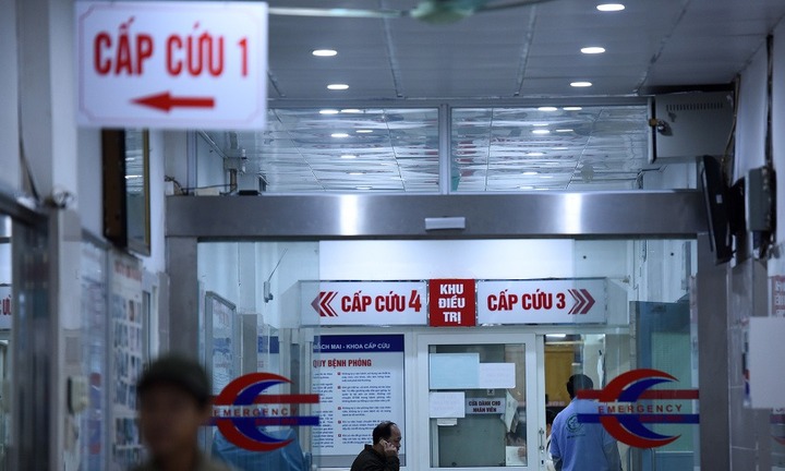 Tin tức đời sống 8/10:  Cấp cứu cô gái 20 tuổi sau khi tiêm chất làm đầy ngực