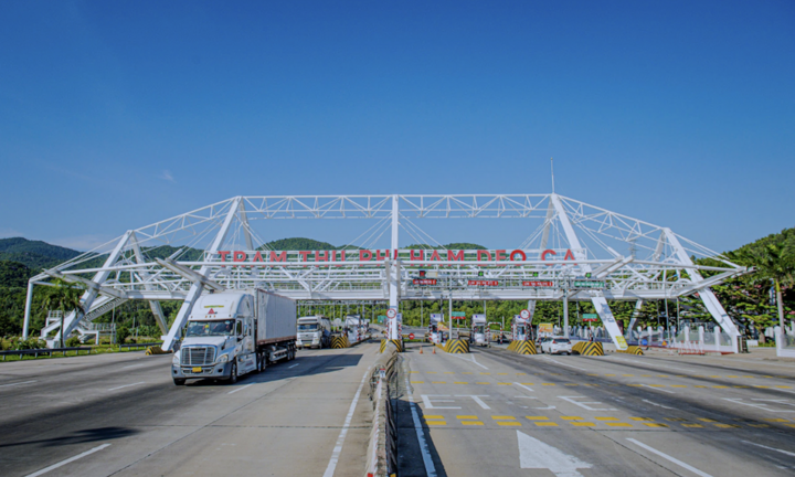 Miễn phí dịch vụ đường bộ cho các phương tiện vận chuyển hàng cứu trợ 