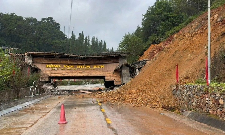 Hiện trường vụ sập cổng chào xã Đồng Văn ở Tuyên Quang