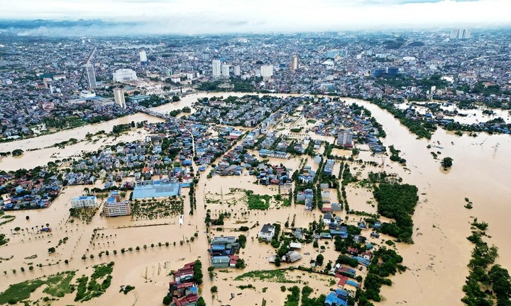 Lũ ở Thái Nguyên vượt kỷ lục 1,09m, thuyền, ca nô Chùa Hương sẵn sàng đi cứu trợ
