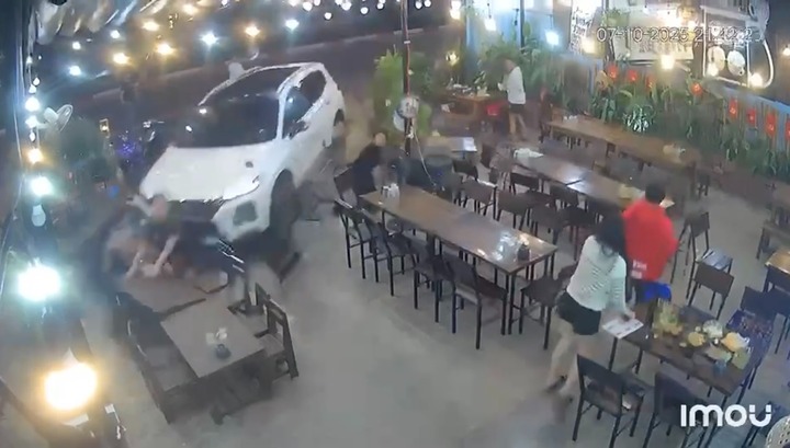 Vụ ô tô tông thẳng vào quán nhậu, khiến mẹ của chủ quán tử vong: Danh tính tài xế