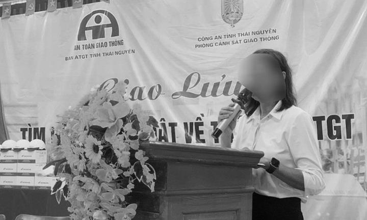 Vụ nữ hiệu trưởng bị lũ cuốn: 2 con đang kẹt giữa vùng lũ, chưa thể về chịu tang mẹ