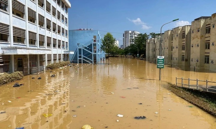 Vụ sinh viên tố bị gây khó khăn khi nhận cơm từ thiện ở Thái Nguyên: Yêu cầu đình chỉ nhân viên nhà ăn