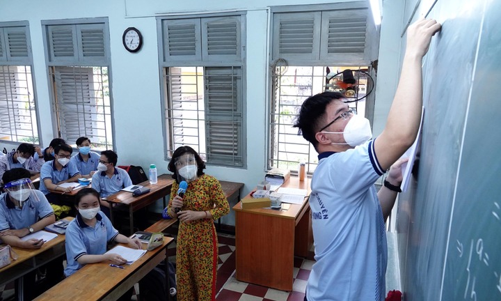 Từ 15/10, học sinh trường chuyên sẽ học theo chương trình nâng cao riêng