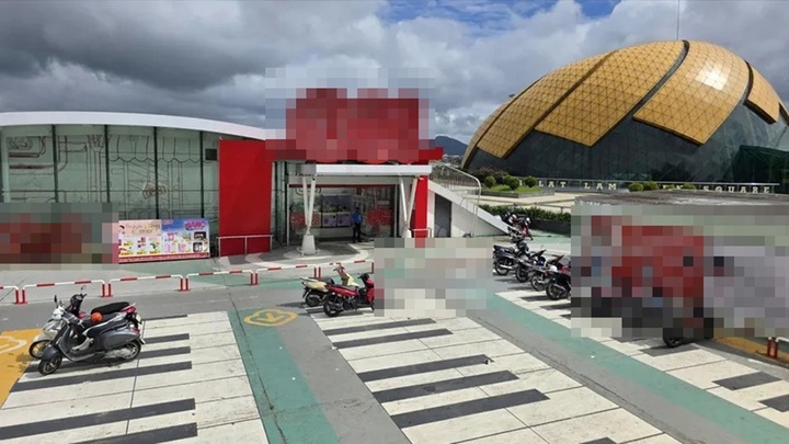 Xác minh thông tin bé trai bị nhân viên siêu thị đưa vào phòng riêng 