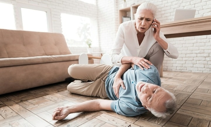 Vì sao mùa lạnh dễ gây đột quỵ?