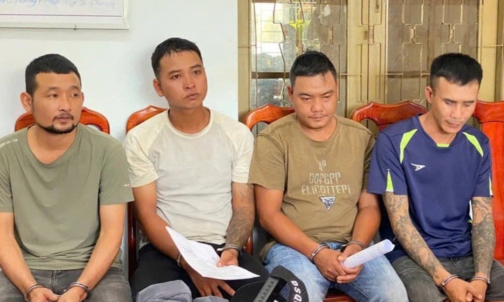 Khởi tố, bắt tạm giam 4 đối tượng hành hung tài xế ô tô để tranh giành khách