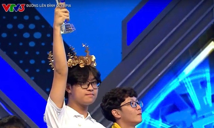 Trần Bùi Bảo Khánh và màn lội ngược dòng ngoạn mục, giành vé cuối cùng vào Chung kết Olympia năm 25