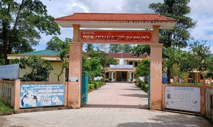 Vụ 40 học sinh trường dân tộc bán trú nhập viện ở Quảng Trị: Tiếp tục đình chỉ nữ hiệu phó