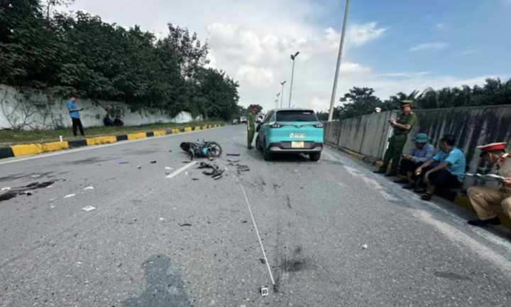 Khởi tố lái xe taxi đi ngược chiều gây tai nạn trên đường gom Đại lộ Thăng Long