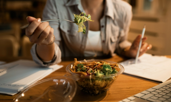 Bỏ ngay 4 thói quen này sau 17h chiều nếu không muốn đột quỵ!