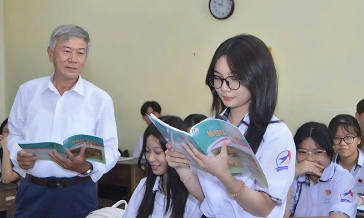 Bộ SGK được lựa chọn phải bám sát chương trình học thống nhất