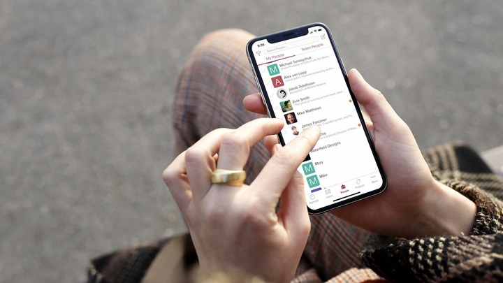 Vợ đòi ly hôn vì phát hiện chồng lưu tên mình trong danh bạ là 