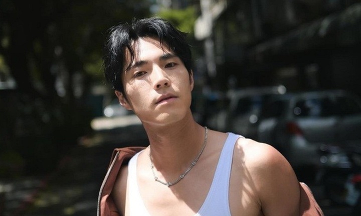 Nam diễn viên nổi tiếng showbiz Đường Chấn Cương ra tự thú