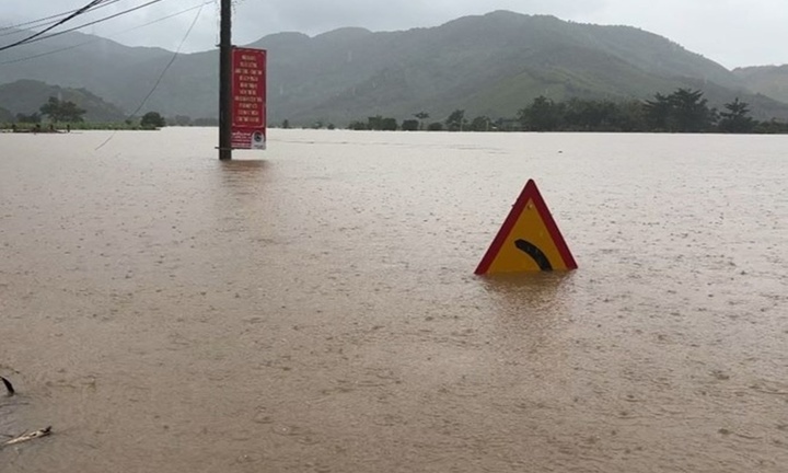 Tin lũ khẩn cấp trên các sông ở Huế, Đà Nẵng, Quảng Ngãi