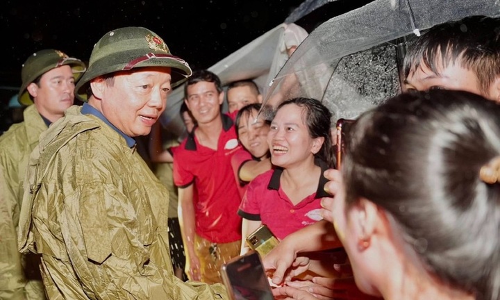 Phó Thủ tướng Trần Hồng Hà: Không để người dân nào thiếu đói, rét sau lũ