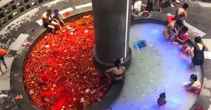 Trung Quốc xuất hiện dịch vụ tắm 