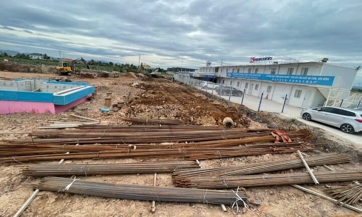 Khởi tố 4 đối tượng dùng xe cẩu vào công trường ở Quảng Ninh trộm hơn 15 tấn thép