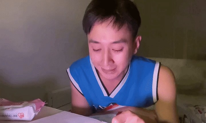 Sao nam mắc HIV đăng bài tạm biệt, xin lỗi bố mẹ gây xôn xao