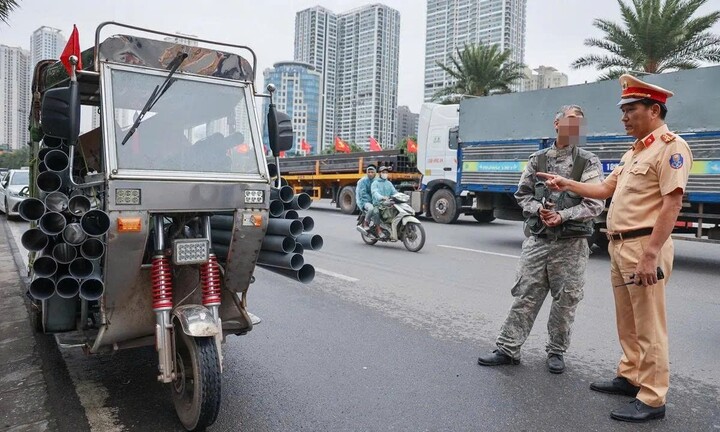 Hà Nội: Xử lý nghiêm các trường hợp xe tự chế, chở hàng gây nguy cơ tai nạn