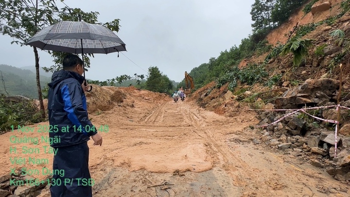 Huy động tối đa nhân lực, thiết bị khắc phục hậu quả mưa lũ