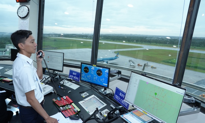 Đảm bảo an toàn tuyệt đối hoạt động bay, ứng phó với cơn bão số 13