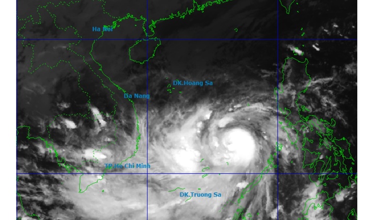 Diễn biến mới nhất về bão Kalmaegi: Cách Quy Nhơn khoảng 830km, gió giật cấp 17