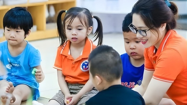 Tăng lương giáo viên cao nhất gần 19 triệu đồng/tháng: Người thầy hạnh phúc sẽ có học trò hạnh phúc