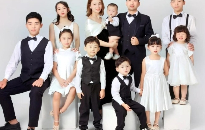 Người phụ nữ 34 tuổi sinh liên tiếp 9 đứa con, vẫn muốn sinh thêm để khỏi lãng phí 