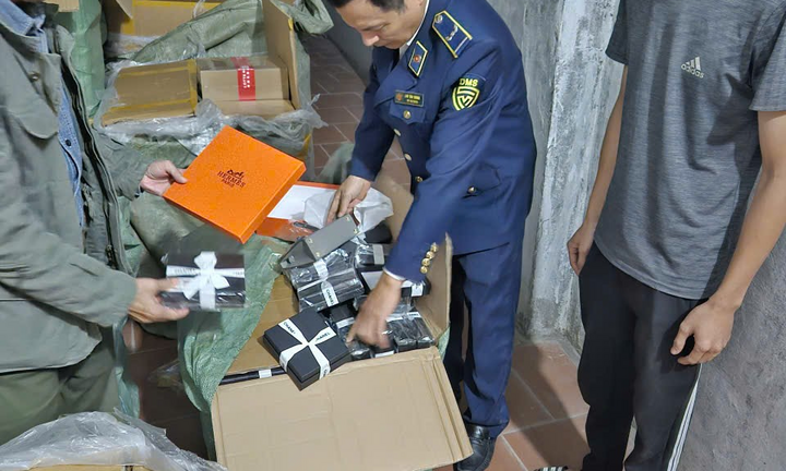 Hà Nội: Phát hiện lô túi xách giả thương hiệu “khủng” trị giá gần 170 triệu đồng tại xã Chuyên Mỹ